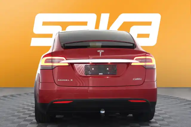 Punainen Maastoauto, Tesla Model X – VAR-56721