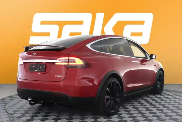 Punainen Maastoauto, Tesla Model X – VAR-56721