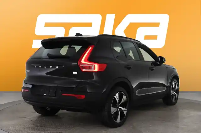 Musta Maastoauto, Volvo XC40 – VAR-56722