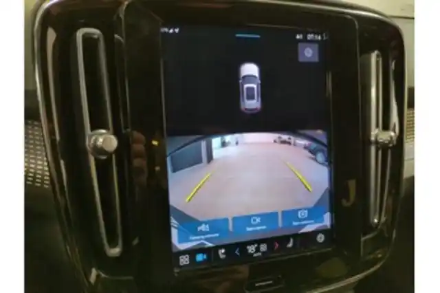 Vihreä Maastoauto, Volvo XC40 – VAR-56736
