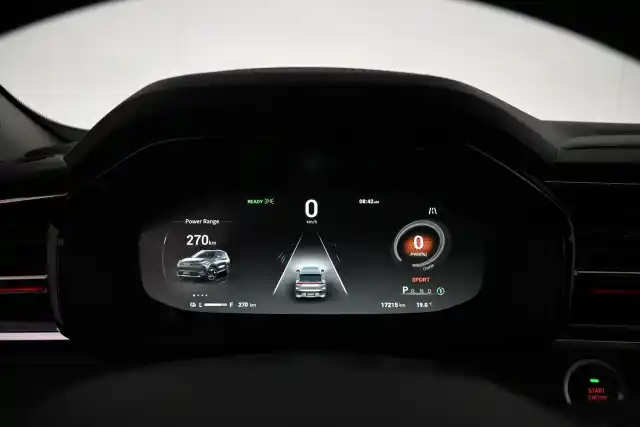 Punainen Maastoauto, Maxus Euniq 6 – VAR-56755