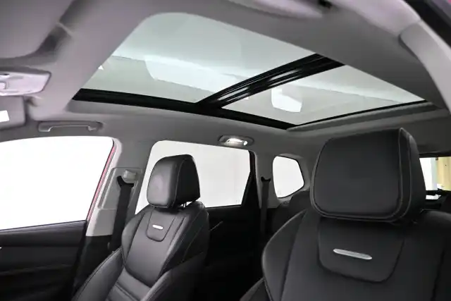 Punainen Maastoauto, Maxus Euniq 6 – VAR-56755