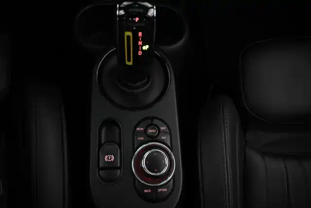 Punainen Viistoperä, MINI COOPER – VAR-56787