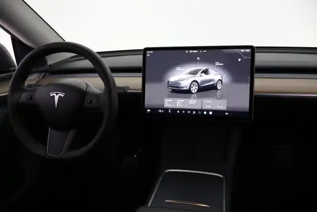 Harmaa Maastoauto, Tesla Model Y – VAR-57004