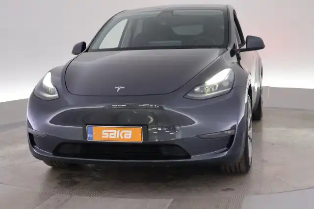 Harmaa Maastoauto, Tesla Model Y – VAR-57004