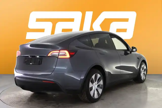 Harmaa Maastoauto, Tesla Model Y – VAR-57004