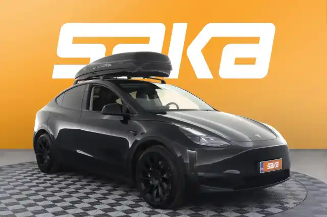 Musta Maastoauto, Tesla Model Y – VAR-57089