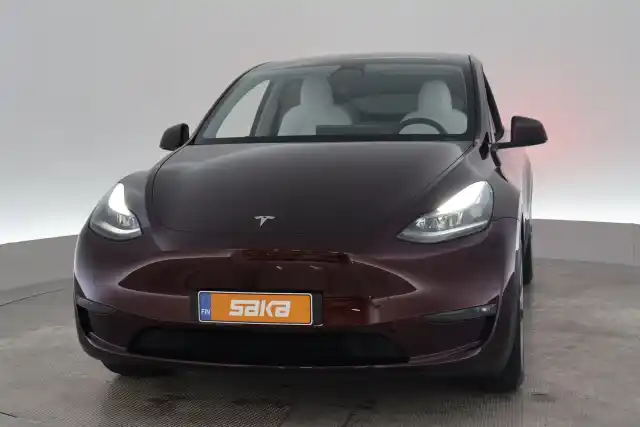 Punainen Maastoauto, Tesla MODEL Y – VAR-57408