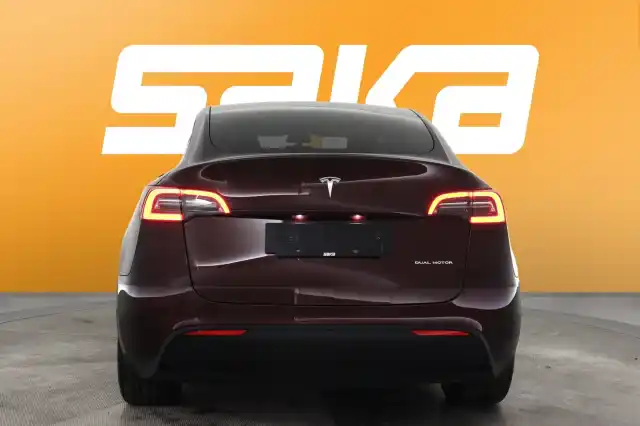 Punainen Maastoauto, Tesla MODEL Y – VAR-57408