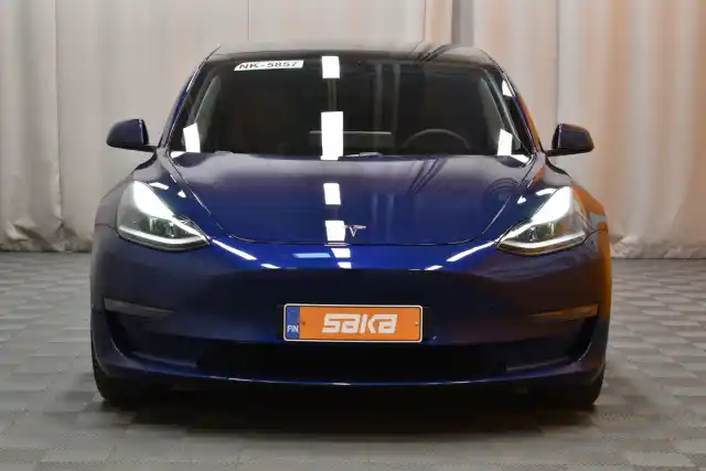 Sininen Viistoperä, Tesla Model 3 – VAR-57527