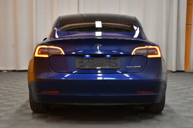 Sininen Viistoperä, Tesla Model 3 – VAR-57527