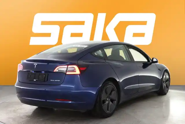 Sininen Viistoperä, Tesla Model 3 – VAR-57527