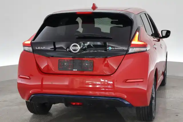 Punainen Viistoperä, Nissan Leaf – VAR-57556