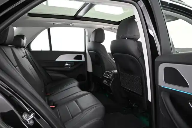 Musta Maastoauto, Mercedes-Benz GLE – VAR-57563