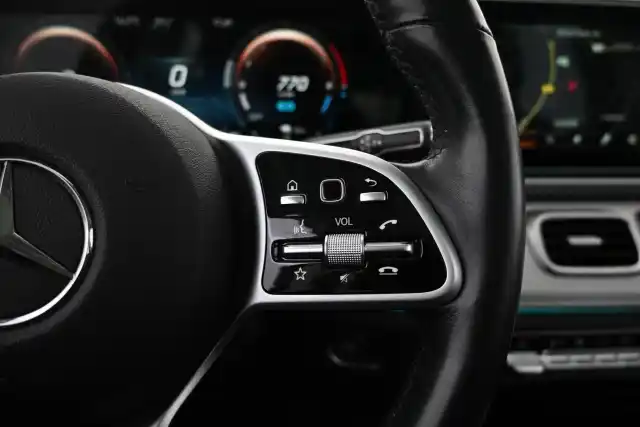 Musta Maastoauto, Mercedes-Benz GLE – VAR-57563