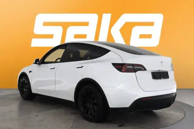 Valkoinen Maastoauto, Tesla Model Y – VAR-57584