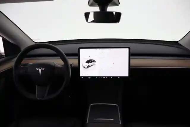 Valkoinen Viistoperä, Tesla Model Y – VAR-57750