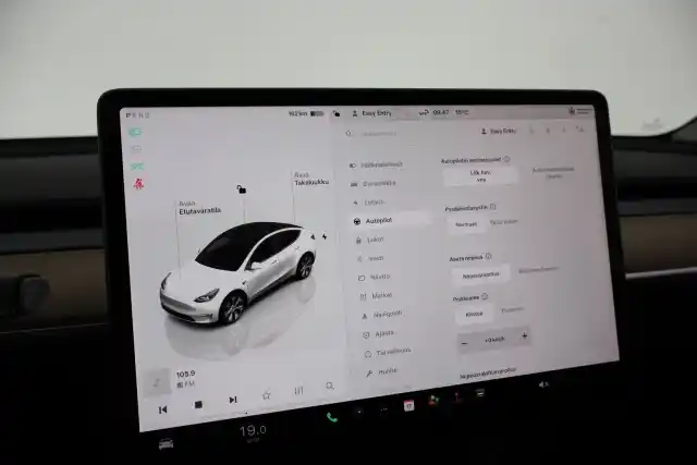 Valkoinen Viistoperä, Tesla Model Y – VAR-57750