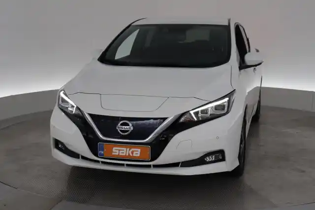 Valkoinen Viistoperä, Nissan Leaf – VAR-57799