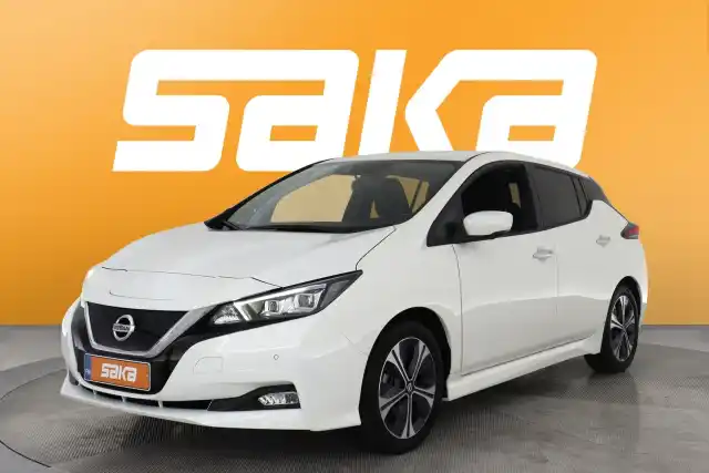 Valkoinen Viistoperä, Nissan Leaf – VAR-57799