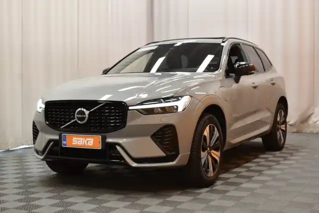 Harmaa Maastoauto, Volvo XC60 – VAR-57890