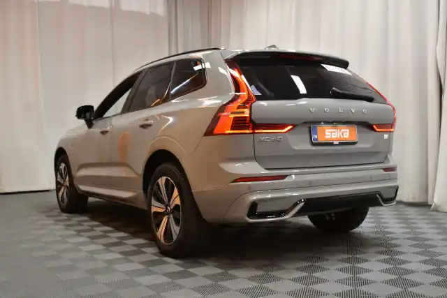 Harmaa Maastoauto, Volvo XC60 – VAR-57890