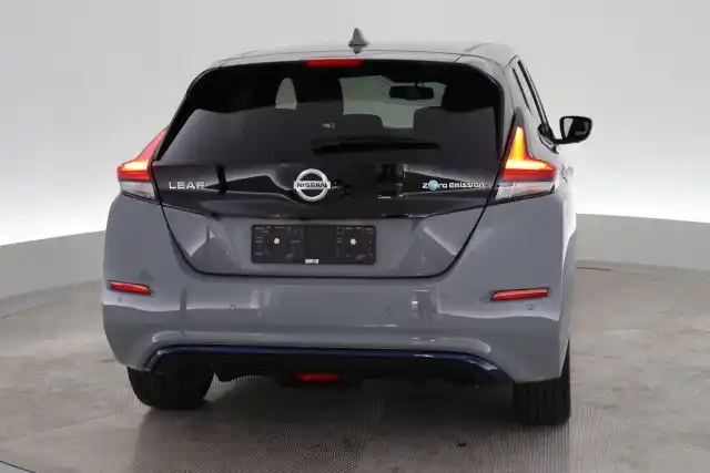 Harmaa Viistoperä, Nissan Leaf – VAR-57913