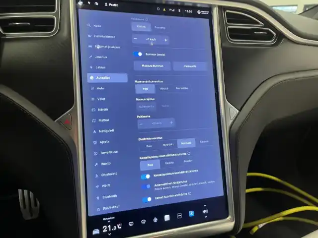 Harmaa Viistoperä, Tesla Model S – VAR-57930