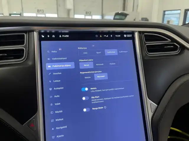 Harmaa Viistoperä, Tesla Model S – VAR-57930