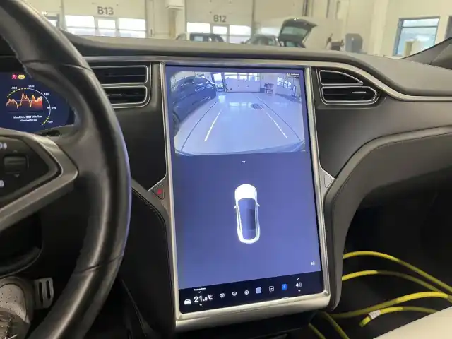 Harmaa Viistoperä, Tesla Model S – VAR-57930