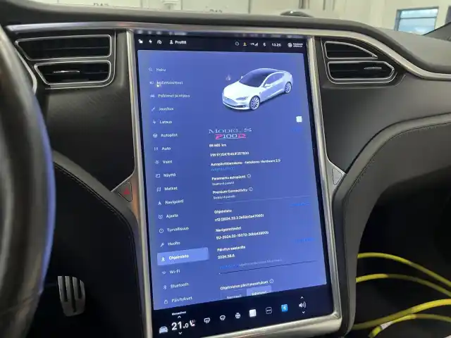 Harmaa Viistoperä, Tesla Model S – VAR-57930