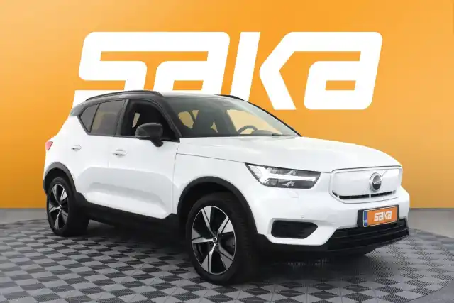 Valkoinen Maastoauto, Volvo XC40 – VAR-57970
