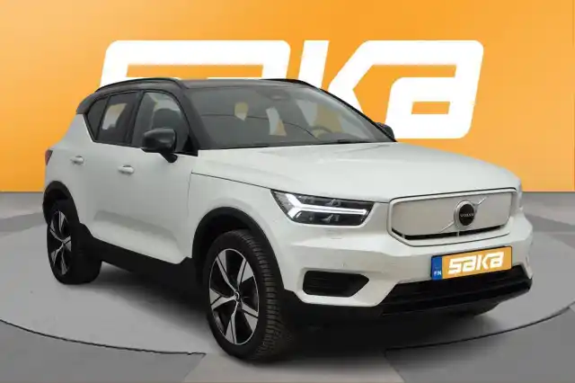 Valkoinen Maastoauto, Volvo XC40 – VAR-57970