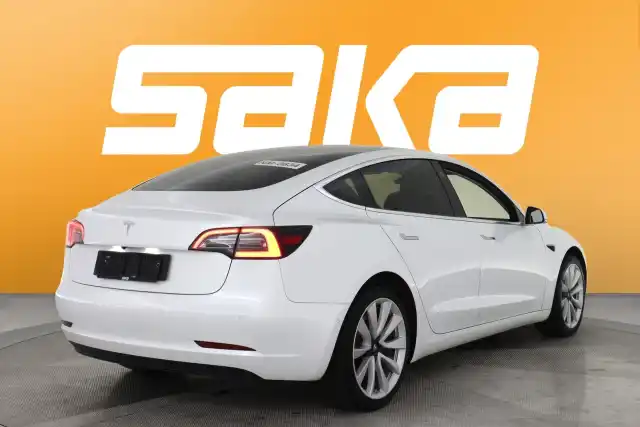 Valkoinen Sedan, Tesla Model 3 – VAR-58065