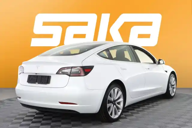 Valkoinen Sedan, Tesla Model 3 – VAR-58094
