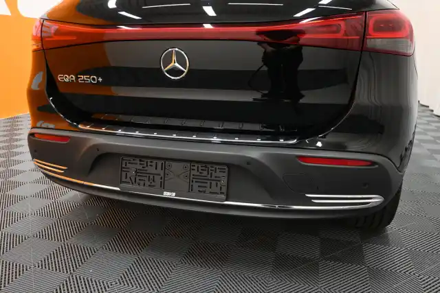 Musta Viistoperä, Mercedes-Benz EQA – VAR-58174