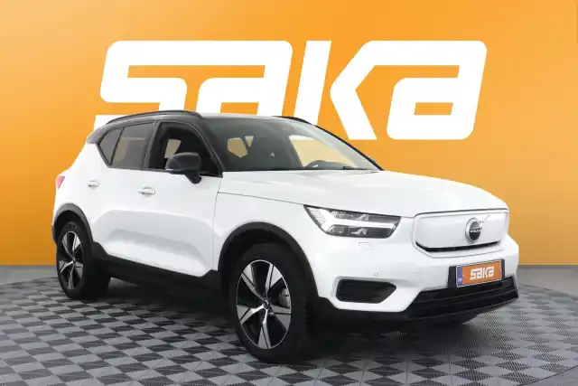 Valkoinen Maastoauto, Volvo XC40 – VAR-58362