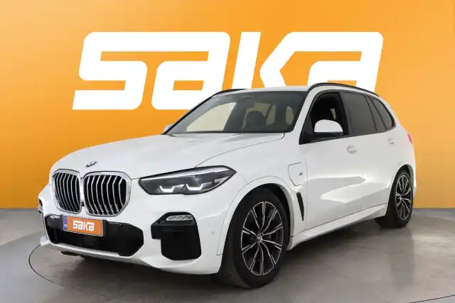 Valkoinen Maastoauto, BMW X5 – VAR-58600