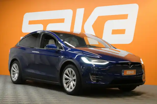 Sininen Maastoauto, Tesla Model X – VAR-58974