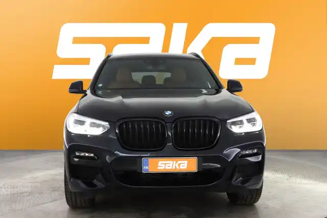 Musta Maastoauto, BMW X3 – VAR-59187