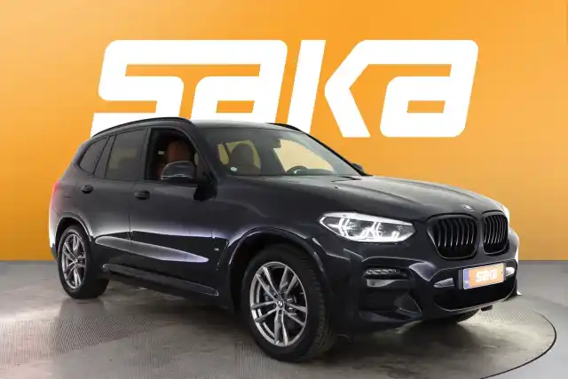 Musta Maastoauto, BMW X3 – VAR-59187