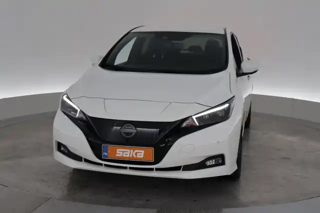 Valkoinen Viistoperä, Nissan Leaf – VAR-59204