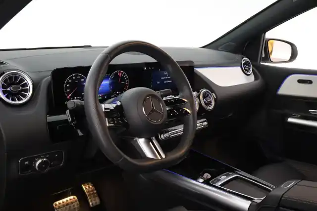 Valkoinen Tila-auto, Mercedes-Benz B – VAR-592095