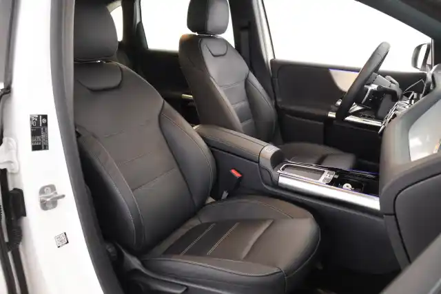 Valkoinen Tila-auto, Mercedes-Benz B – VAR-592095