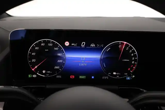 Valkoinen Tila-auto, Mercedes-Benz B – VAR-592095