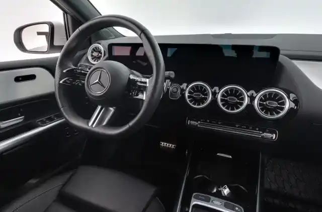 Valkoinen Tila-auto, Mercedes-Benz B – VAR-592095