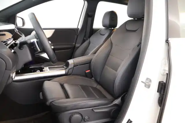 Valkoinen Tila-auto, Mercedes-Benz B – VAR-592095