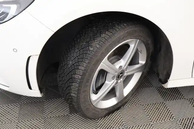Valkoinen Tila-auto, Mercedes-Benz B – VAR-592095
