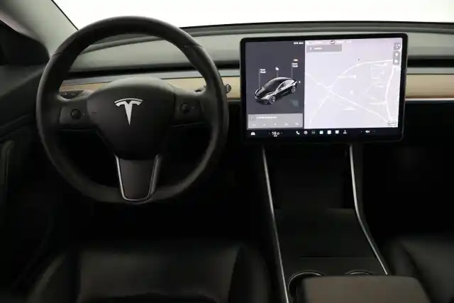 Musta Viistoperä, Tesla Model 3 – VAR-59272