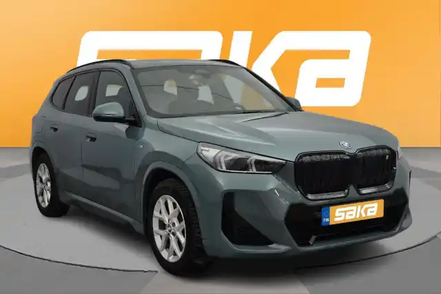 Vihreä Maastoauto, BMW iX1 – VAR-59505